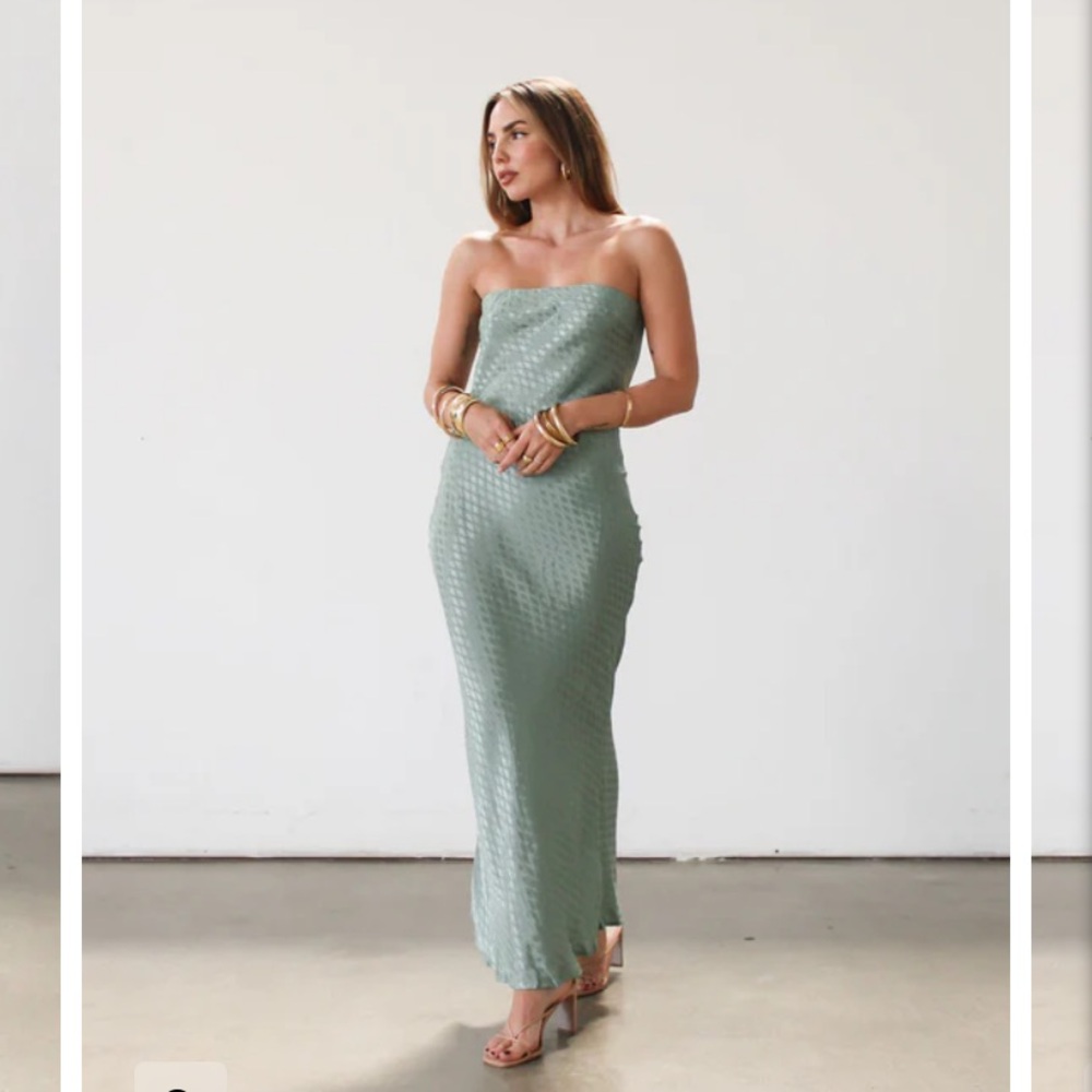 Elegant Green Strapless Maxi Dress